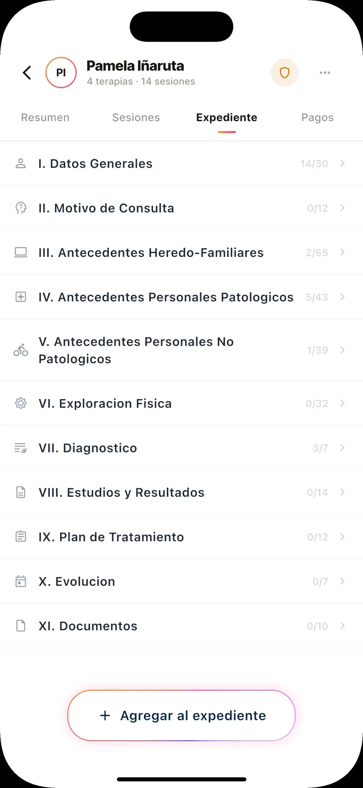 Cada paciente, con su expediente